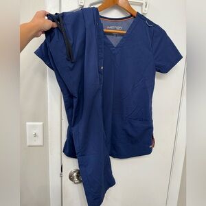 Motion by barco navy scrub set in xs